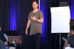 《高共振沟通》提高社交技巧的课程 朱利安