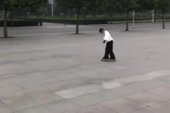 轮滑入门到精通教程：基础滑行/花样技巧/刹车训练