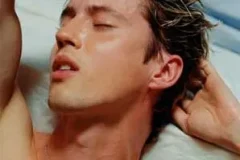 Troye Sivan《Something To Give Each Other》[无损FLAC/MP3/491MB]