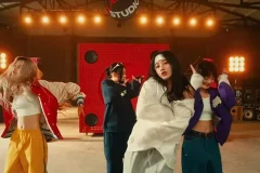 NewJeans《How Sweet》[高清4K/2160P/MP4/1.75GB]