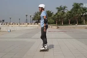 零基础轮滑速成：18节视频掌握滑行与技巧